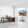 Pedestal para TV de 32 a 75 Videoconferência com rodízios A06V6_PRO Ambientada